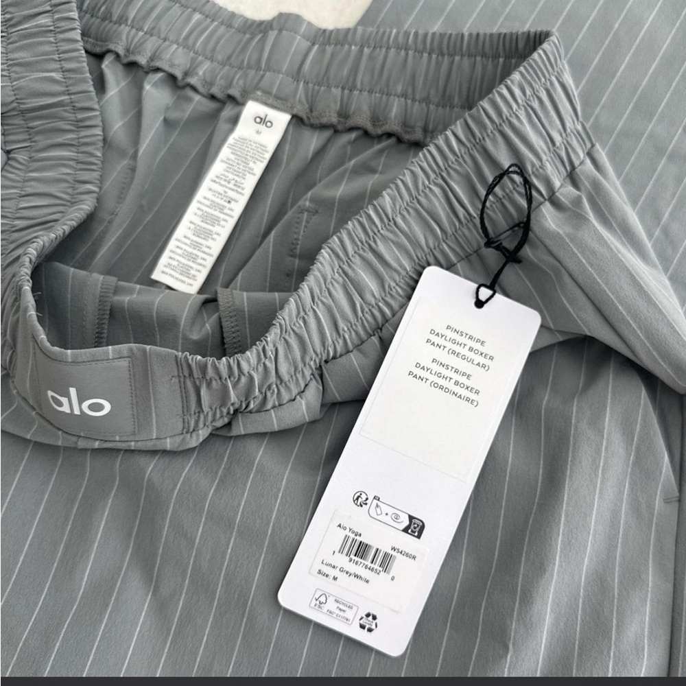 ALO Yoga Women’s Gray Striped Dress Pants - Picture 6 of 8